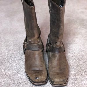 Women’s Frye Harness 12R boot